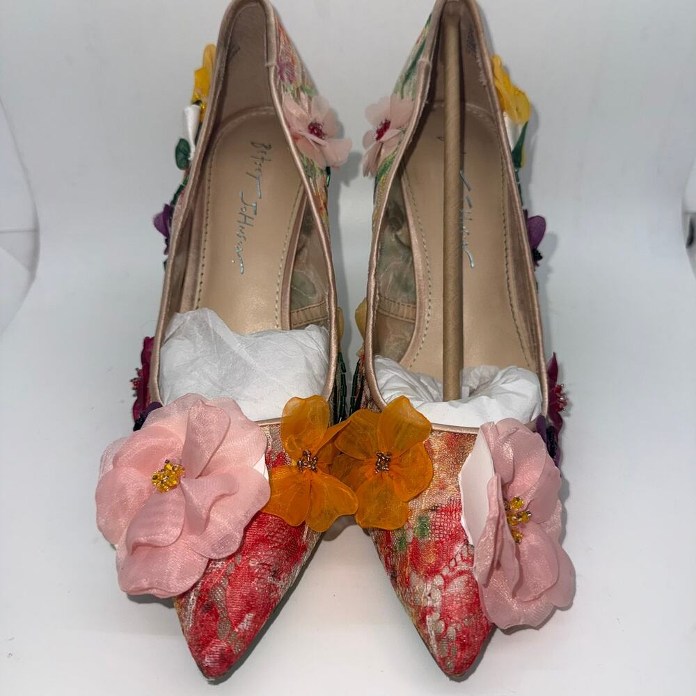 Betsey Johnson Darcy Pump Heels Women's Multicolor Floral 3D Flower Pointed Toe - Picture 4 of 8
